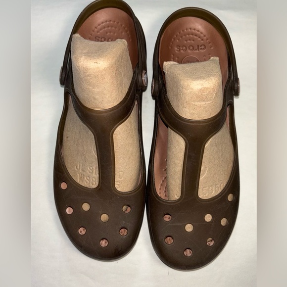 CROCS Shoes - CROCS Women's Size 10 Brown Mary Jane Classic T-Strap Clogs Pivoting Heel Strap